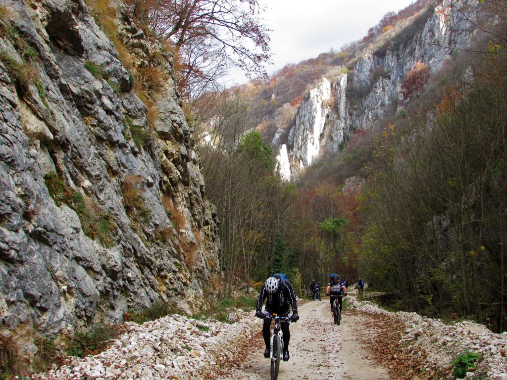 Kanjonom Kločanice