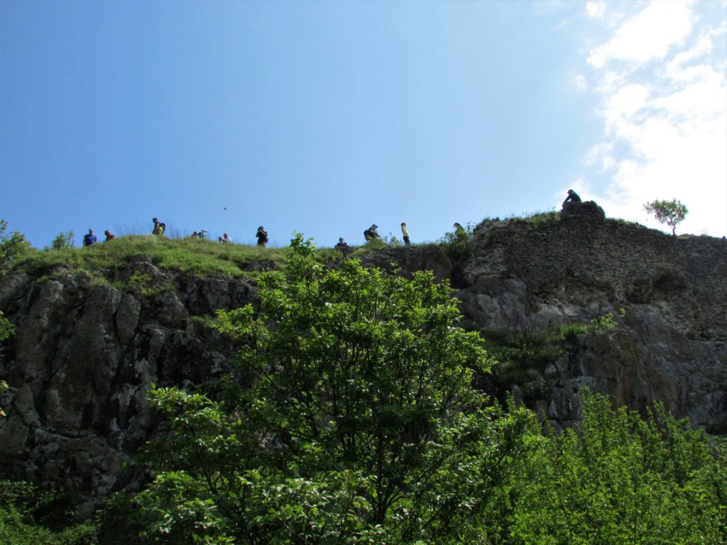 Ostrvica, pogled na ostatke starog utvrđenja