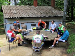 MTB vitezovi ispred planinarskog doma