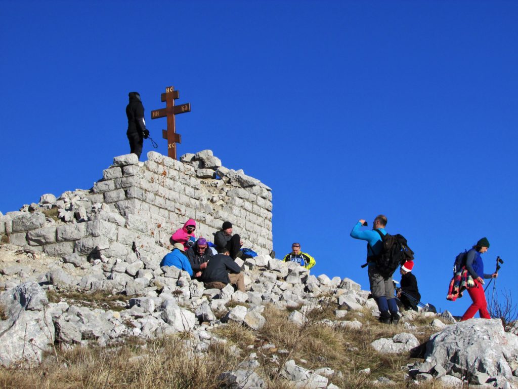 Razrušena kapelica na Šiljku, najvišem vrhu Rtnja