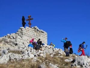 Razrušena kapelica na Šiljku, najvišem vrhu Rtnja