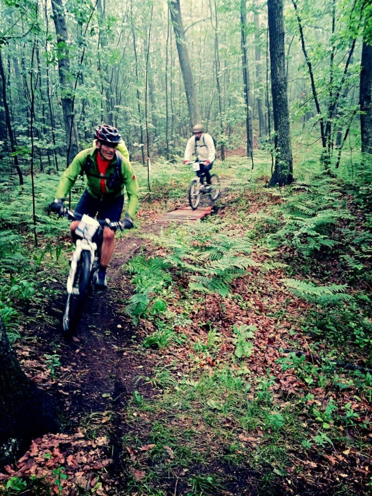 MTB stazom "Baberijus". Prolazak kroz šumu. Foto: Miloš Matijević