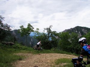 Spust prema klisuri Trešnjice