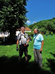 Zoran, organizator ove MTB akcije, sa Učom, domaćinom u Donjoj Trešnjici