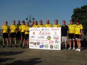 Jagodinski biciklisti u akciji "Budi brža od kancera"