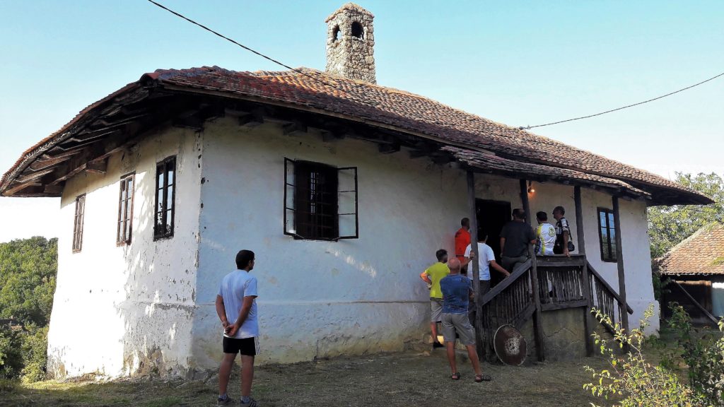 Jedna od zgrada kompleksa Tešmanov konak u selu Bastav