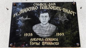 Ispred spomen-doma Milenko Pavlović - Pilot, u Gornjem Crniljevu