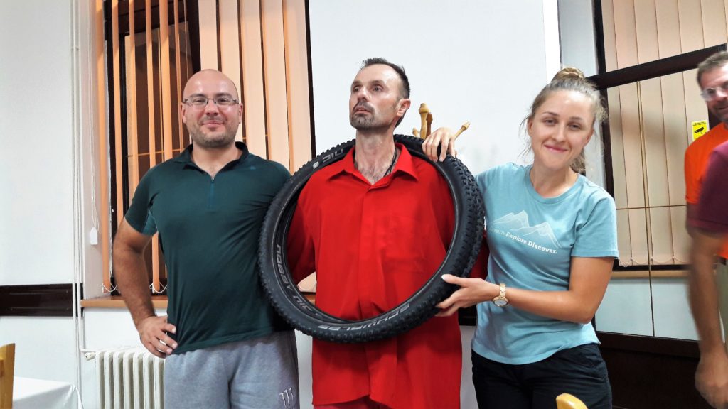 I Miki je dobio poklon, od Jelice i MIlana