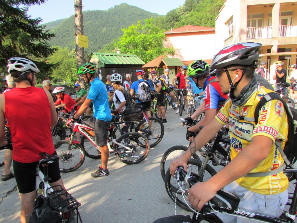 Polazak iz Ovčar Banje, u drugi Čiker-maratonski dan