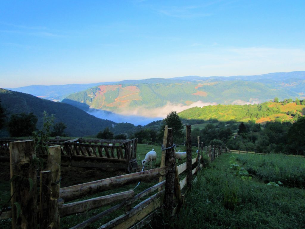 Buđenje novog dana nad Sopotnicom