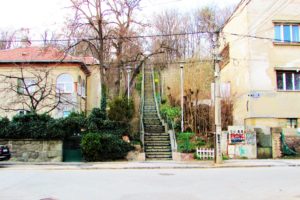 Pogled na stepenice Kalvarice iz Tošinog Bunara