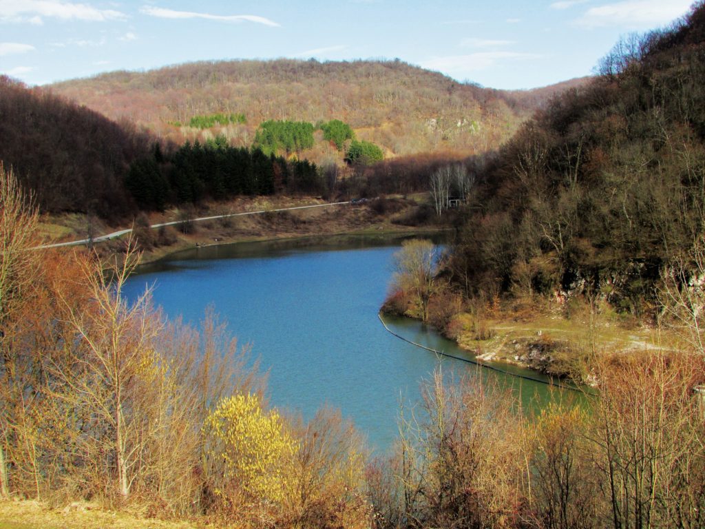 Jezero podno Starice