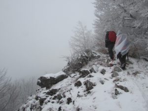 Vidikovac i vrh Svilena stena u magli