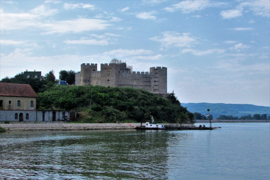 Ramska tvrđava gledana s Dunava