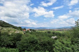 Pogled na Nikšić po prelasku Carevog mosta