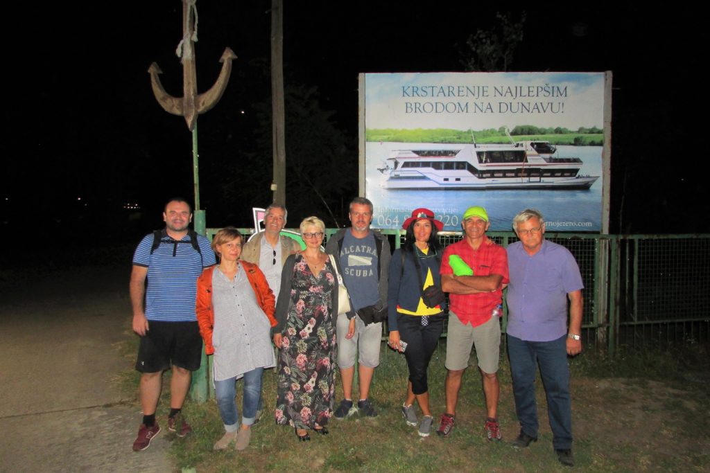Iskrcavanje, i zajednička fotografija s učesnicima Festivala i našim domaćinom - Žikom