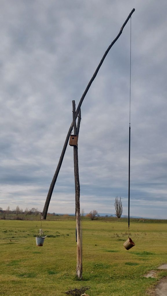 Stari đeram na ločkim pašnjacima