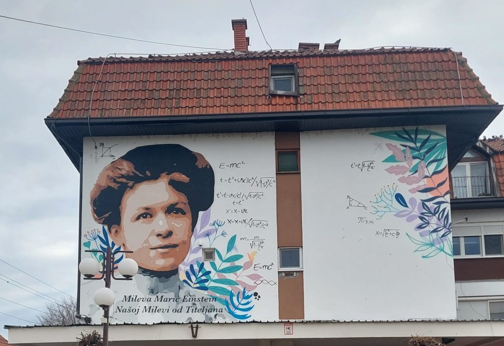 Mural u Titelu, posvećen Milevi Marić Ajnštajn